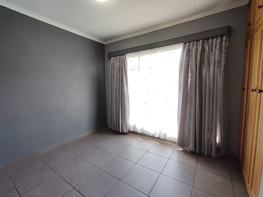 4 Bedroom Property for Sale in Lourenspark North West